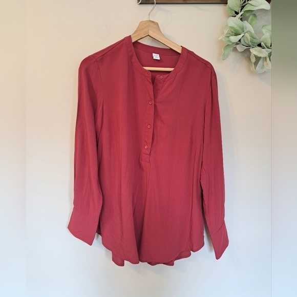 NWT Red Old Navy Button-Up Top Size M - Picture 1 of 6